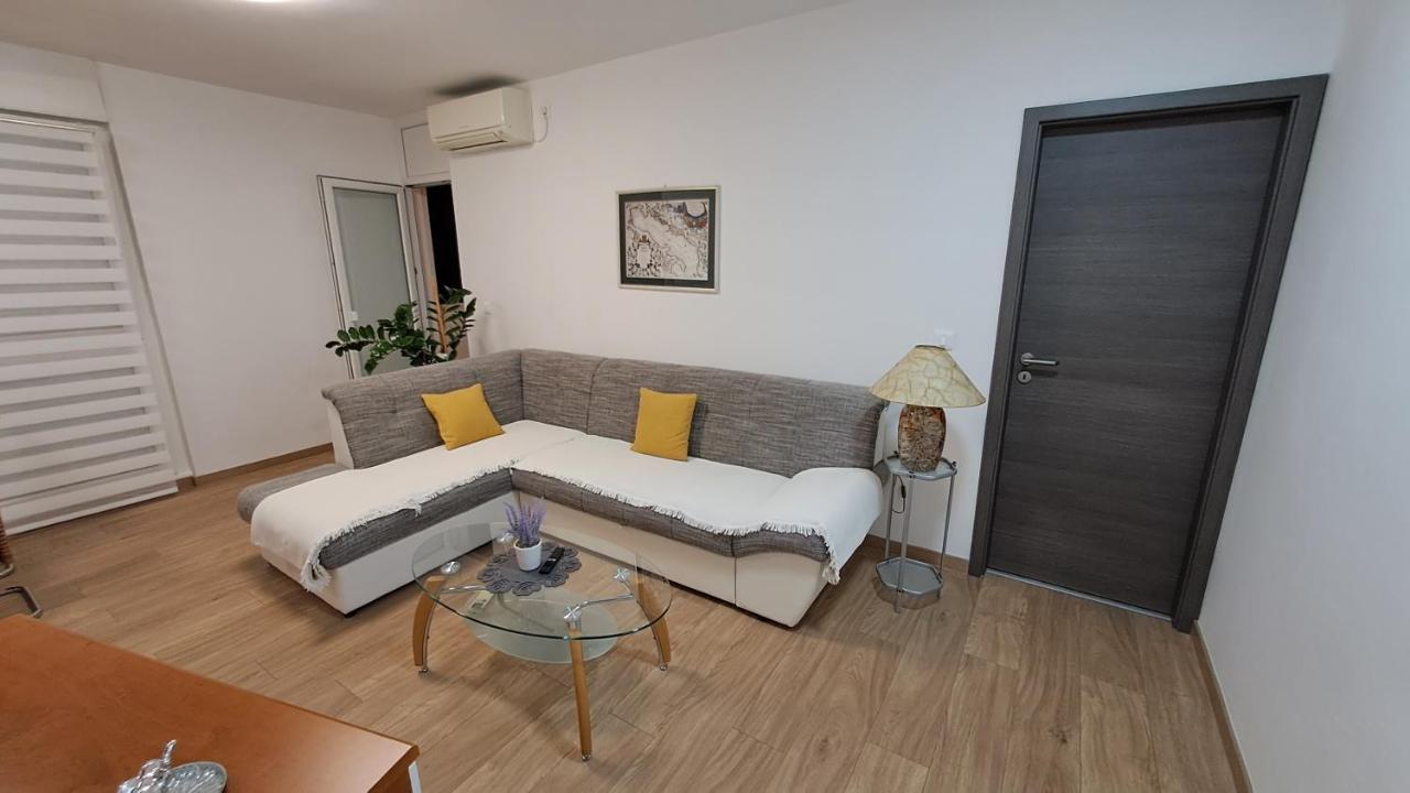 Greenline Pula Apartment Exterior foto