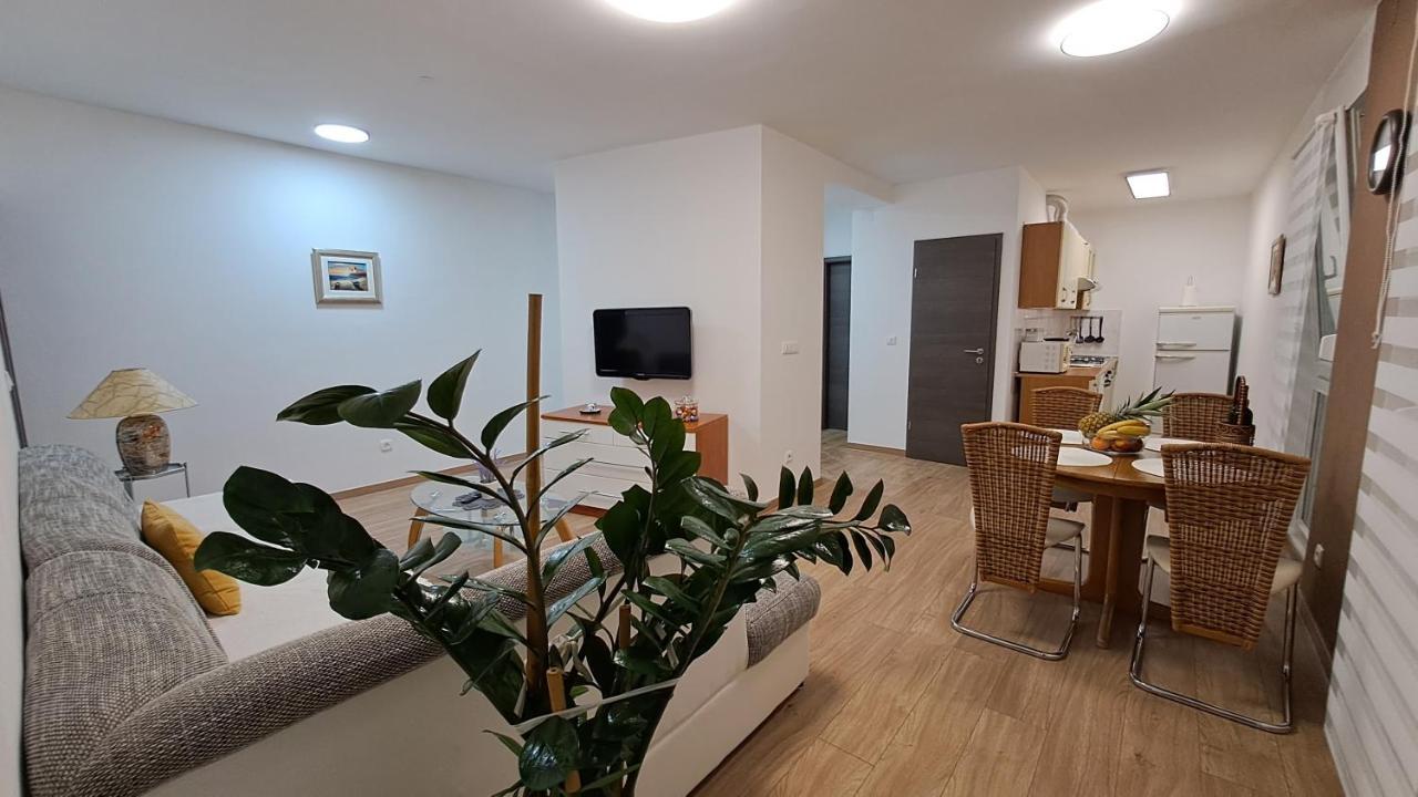 Greenline Pula Apartment Exterior foto
